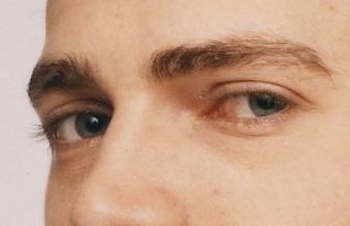 Hayden Christensen eye color