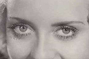 Bette Davis eye color