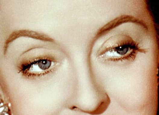 Bette Davis eye color