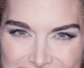 Brooke Shields eye color