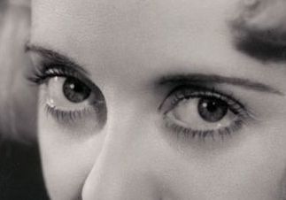 Bette Davis eye color