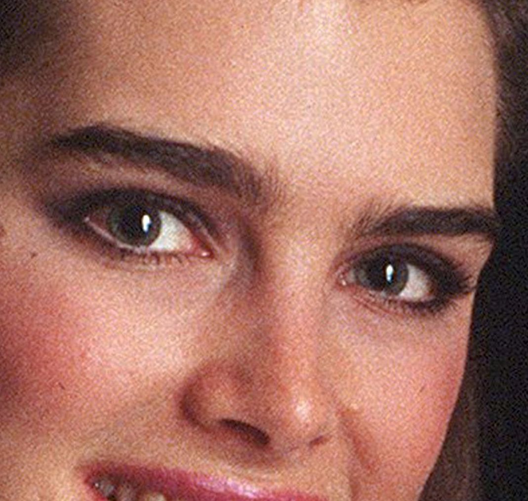 Brooke Shields eye color