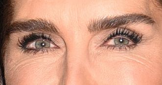 Brooke Shields eye color