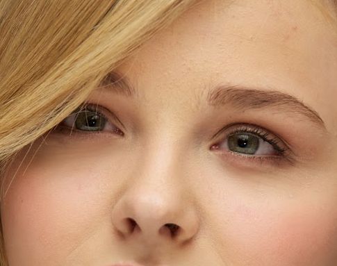 Chloe Moretz eye color