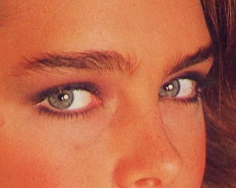 Brooke Shields eye color