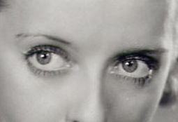 Bette Davis eye color