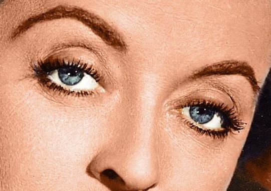 Bette Davis eye color