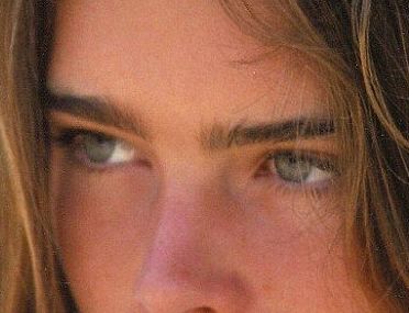 Brooke Shields eye color