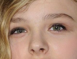 Chloe Moretz eye color