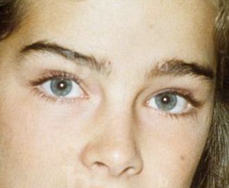 Brooke Shields eye color