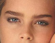 Brooke Shields eye color