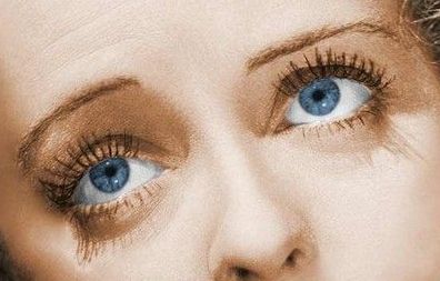 Bette Davis eye color