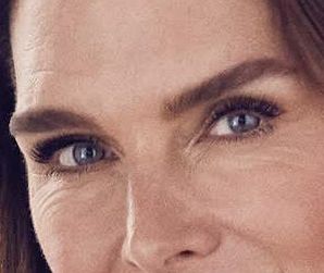 Brooke Shields eye color