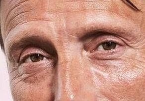 Mads Mikkelsen eye color