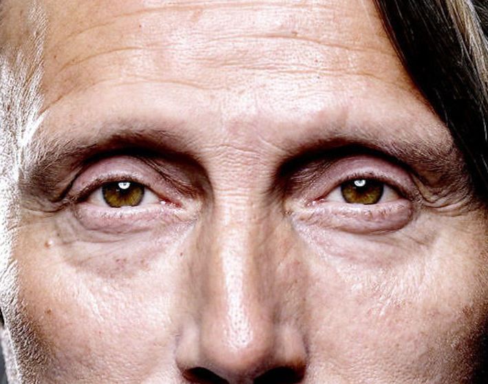 Mads Mikkelsen eye color