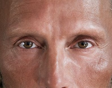 Mads Mikkelsen eye color