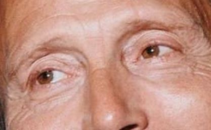 Mads Mikkelsen eye color