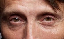 Mads Mikkelsen eye color