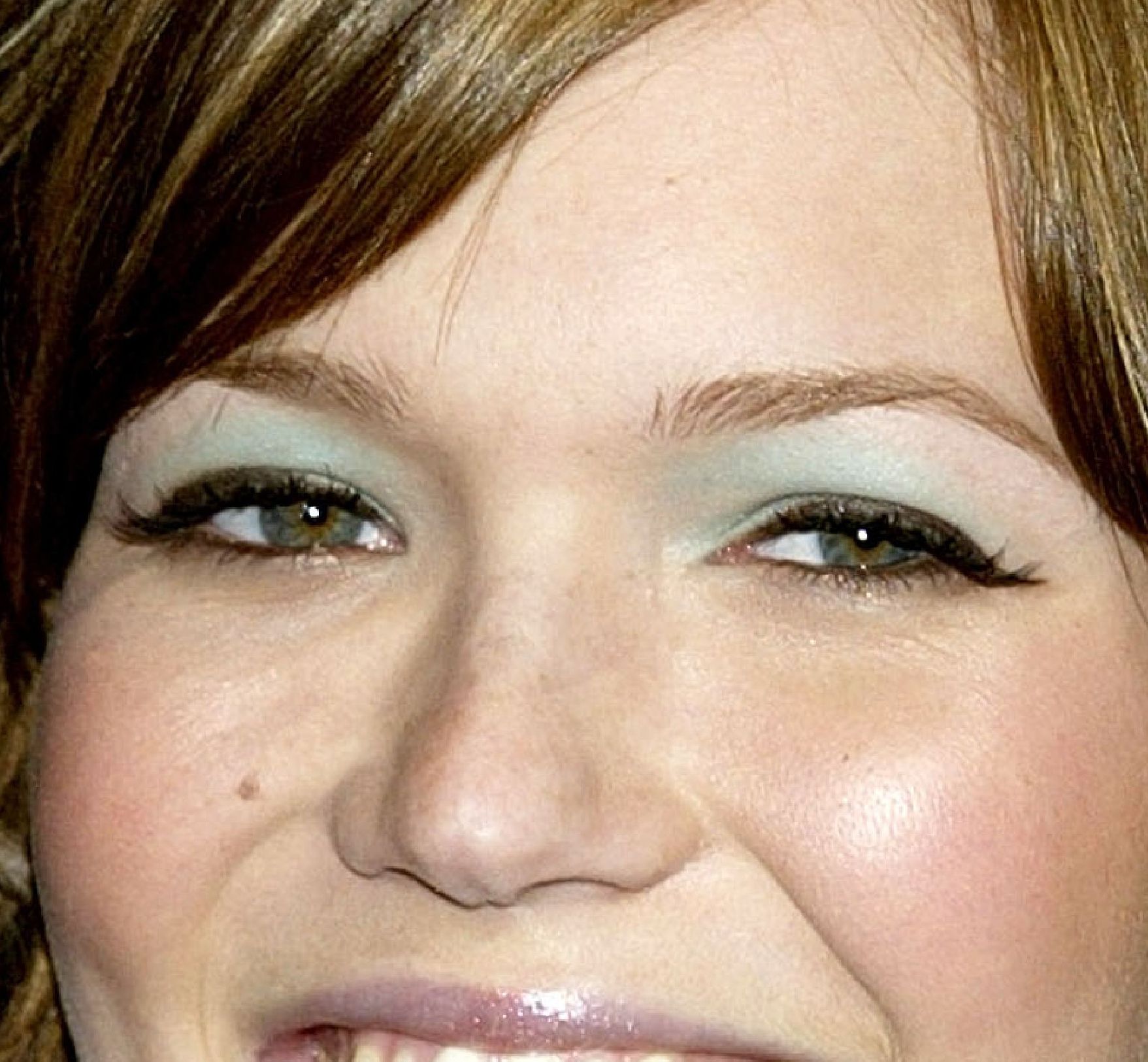 Mandy Moore eye color