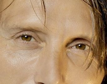 Mads Mikkelsen eye color