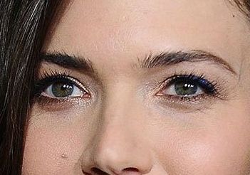 Mandy Moore eye color