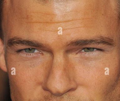 Alan Ritchson eye color