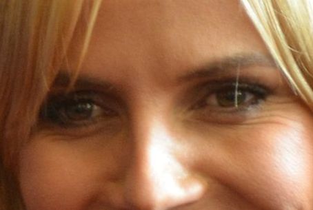 Heidi Klum eye color