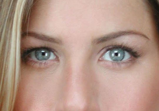 Jennifer Aniston eye color