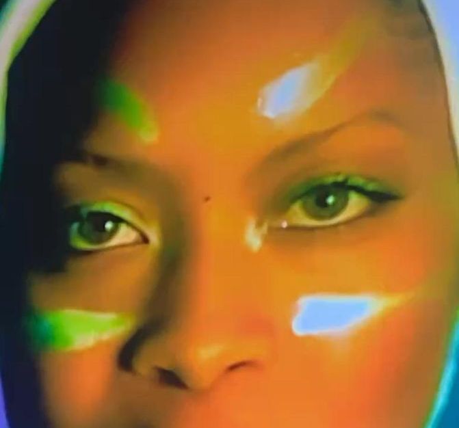 Erykah Badu eye color