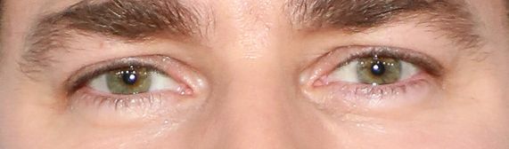 John Krasinski eye color