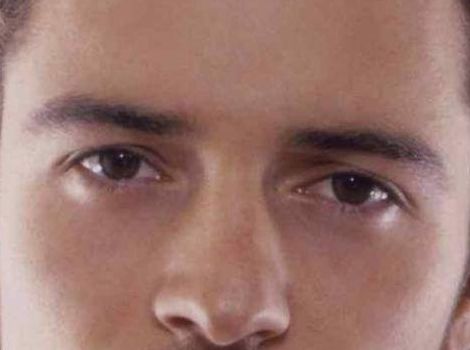 Orlando Bloom eye color