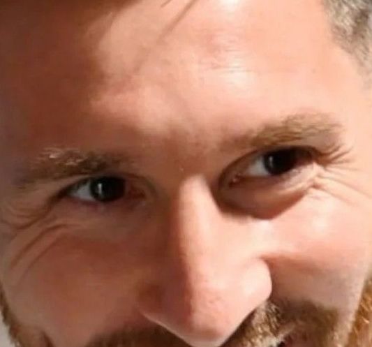 Lionel Messi eye color