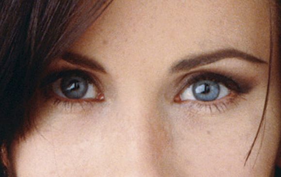 Courteney Cox eye color