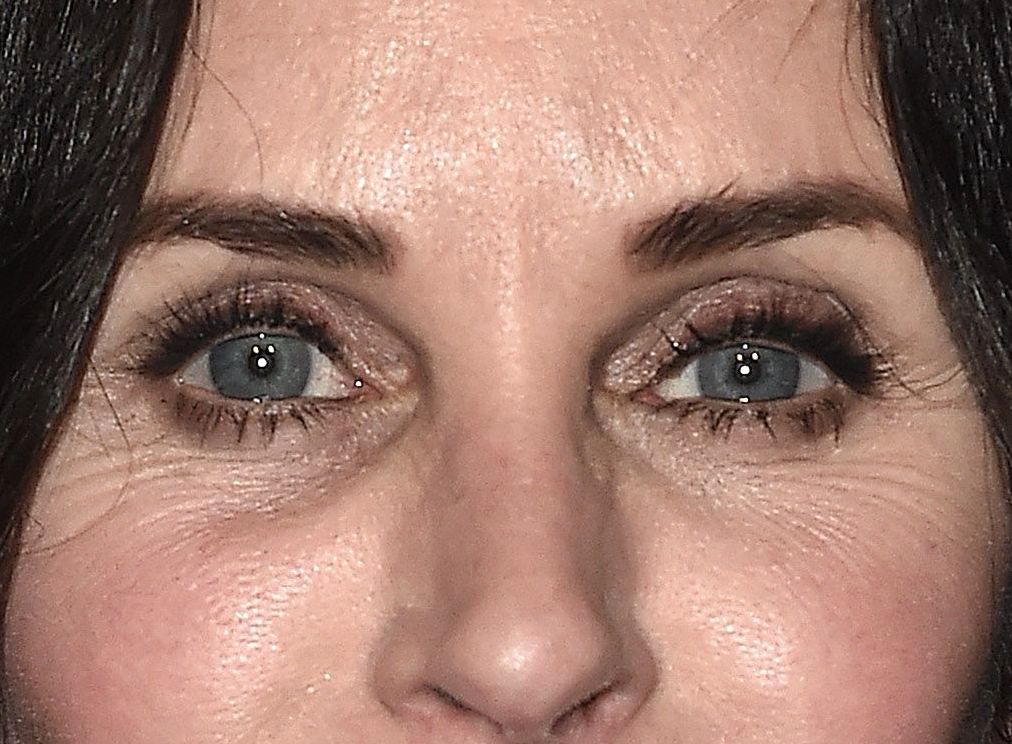 Courteney Cox eye color