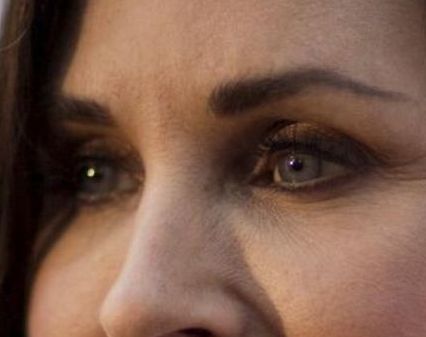 Courteney Cox eye color