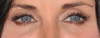 Courteney Cox eye color