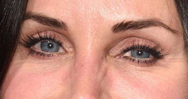 Courteney Cox eye color