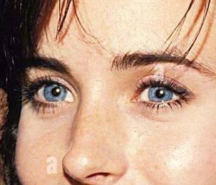 Courteney Cox eye color