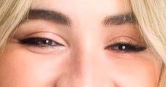 Sabrina Carpenter eye color