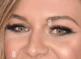 Kelsea Ballerini eye color