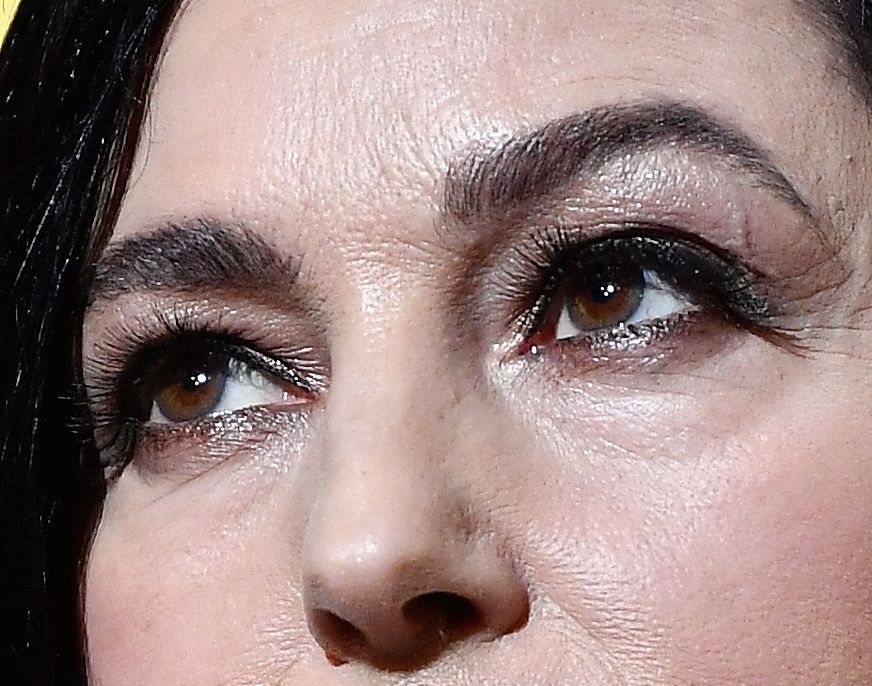 Monica Bellucci eye color