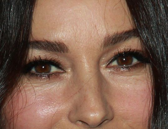 Monica Bellucci eye color