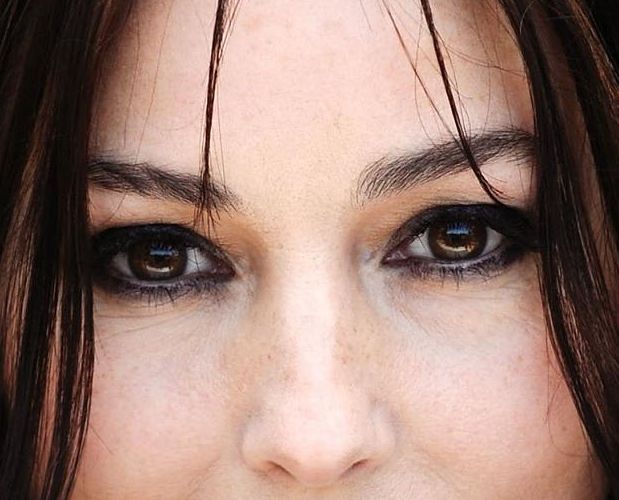 Monica Bellucci eye color