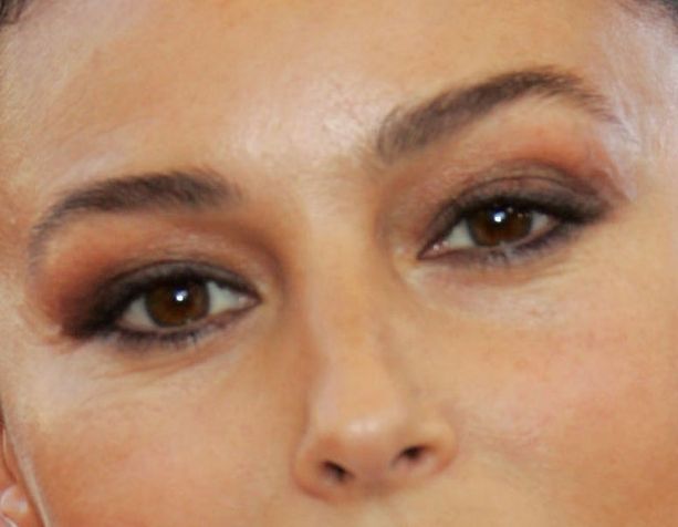 Monica Bellucci eye color