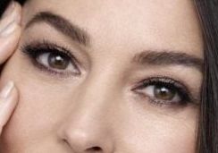 Monica Bellucci eye color