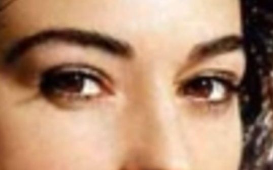 Monica Bellucci eye color