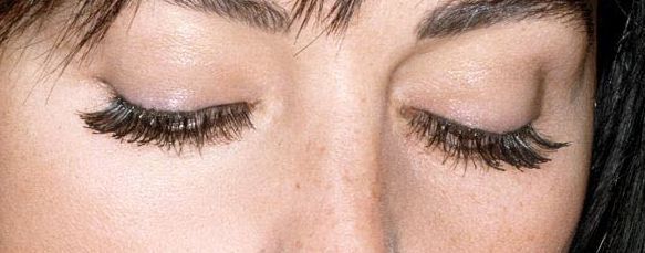 Monica Bellucci eye color