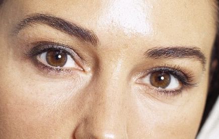 Monica Bellucci eye color