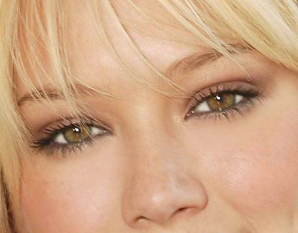 Hilary Duff eye color