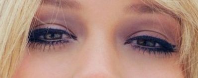 Hilary Duff eye color